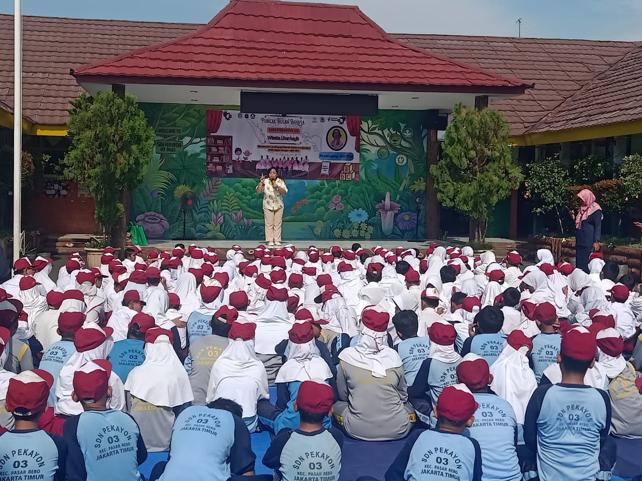 Wisata LiterAsyik Ke SDN Pekayon 03